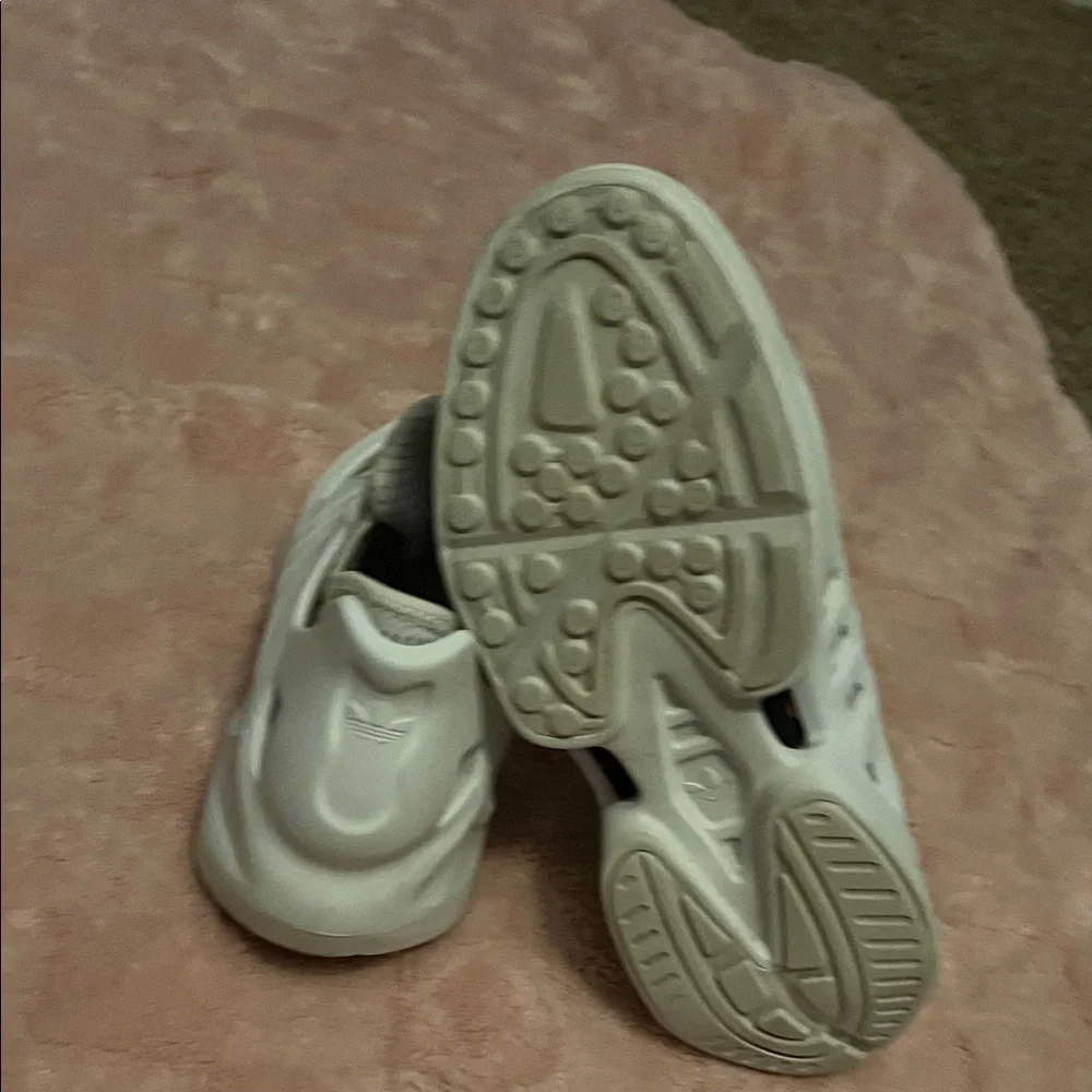 adidas White Men's Sneakers - Picture 5 of 8